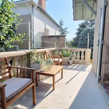 Maison De Vignes En Plein Coeur De